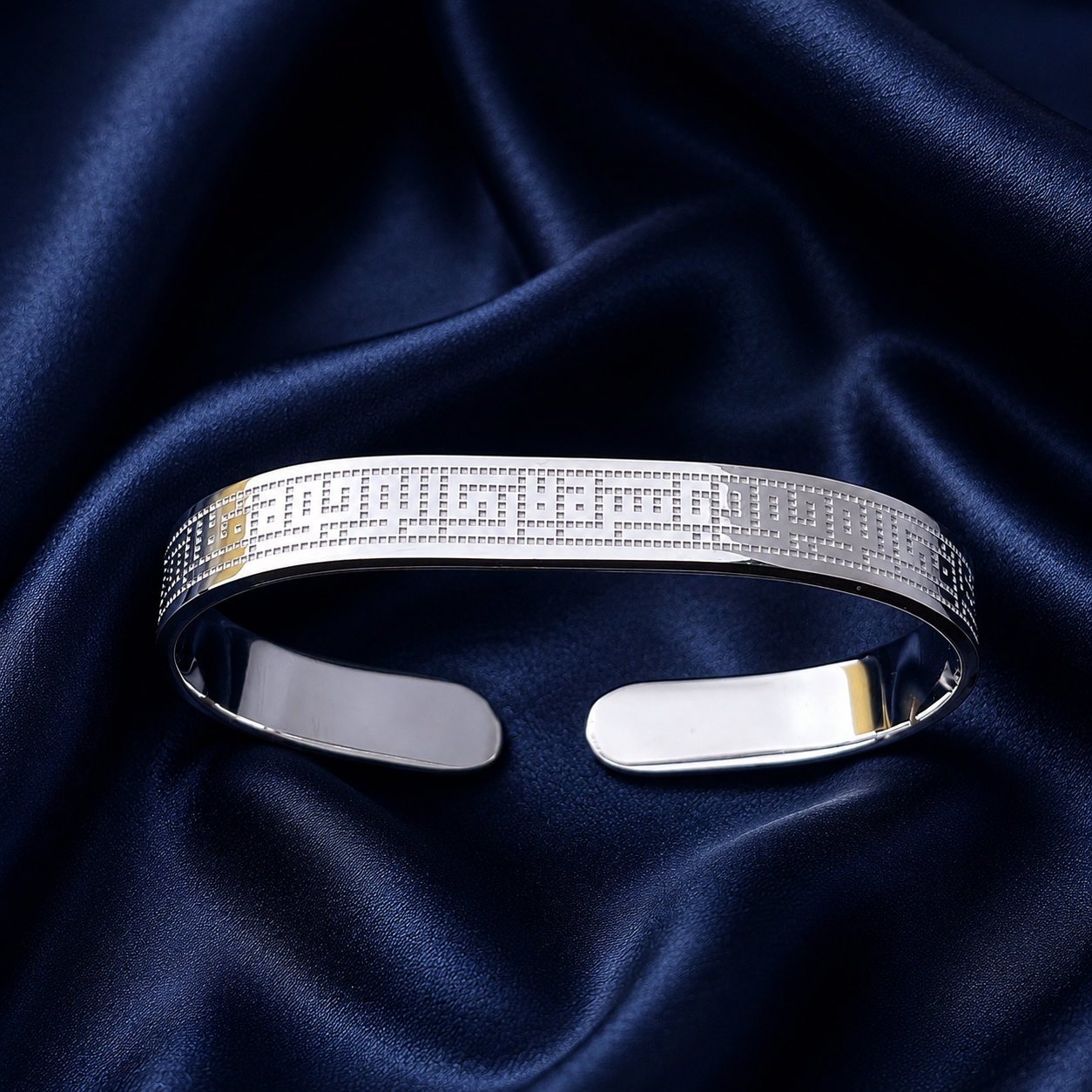 Kufi Bracelet / فلا آرى إلاك